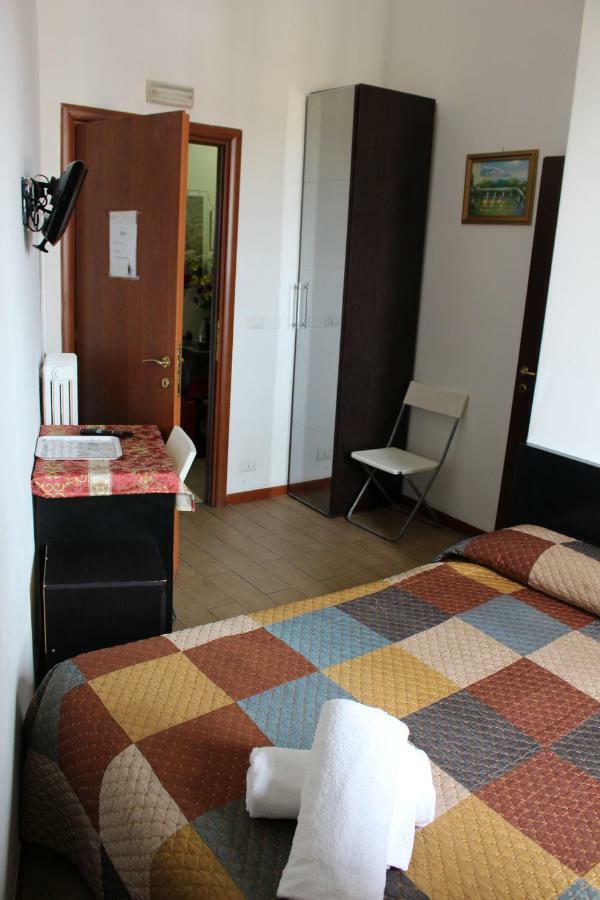 Light Inn Affittacamere Rome Exterior photo